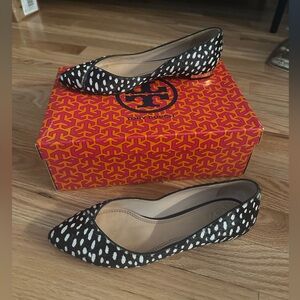 Tory Burch Flats size 7.5 - rabbit fur